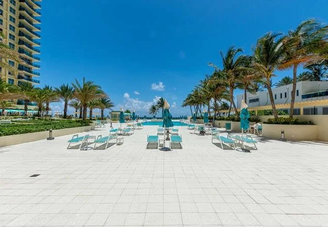 2501 S Ocean Dr # 909, Hollywood FL 33019