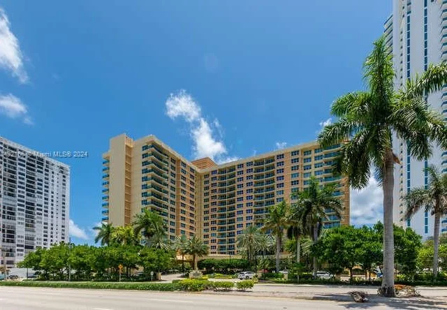2501 S Ocean Dr # 909, Hollywood FL 33019