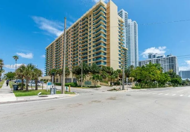 2501 S Ocean Dr # 909, Hollywood FL 33019