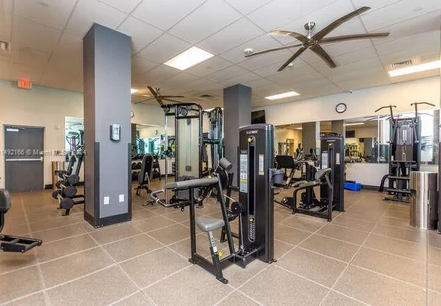 2501 S Ocean Dr # 909, Hollywood FL 33019