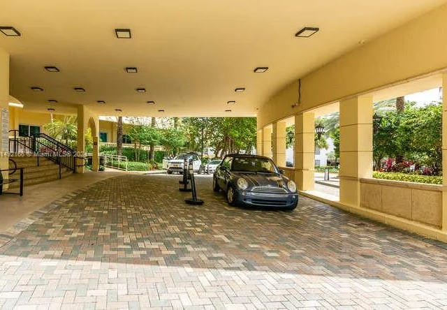 2501 S Ocean Dr # 909, Hollywood FL 33019