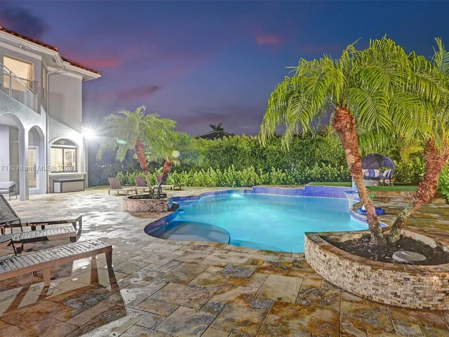 11203 NW 9th St, Plantation FL 33325