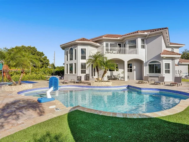 11203 NW 9th St, Plantation FL 33325