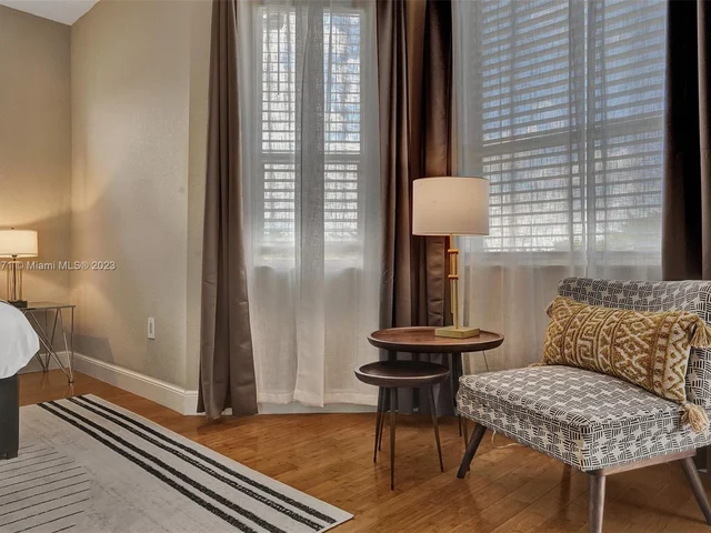 11203 NW 9th St, Plantation FL 33325