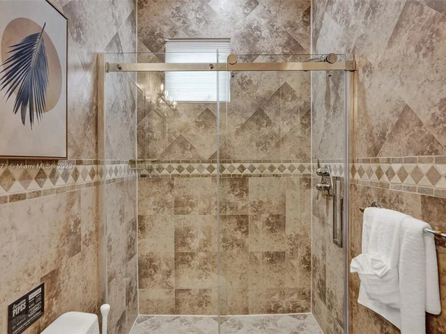 11203 NW 9th St, Plantation FL 33325