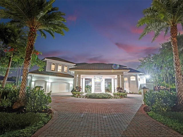 11203 NW 9th St, Plantation FL 33325