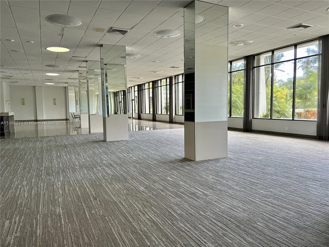 100 Bayview Dr # 310, Sunny Isles Beach FL 33160