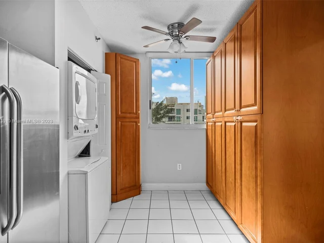 6422 Collins Ave # 404, Miami Beach FL 33141