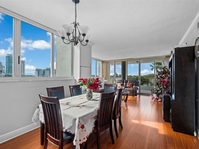 6422 Collins Ave # 404, Miami Beach FL 33141