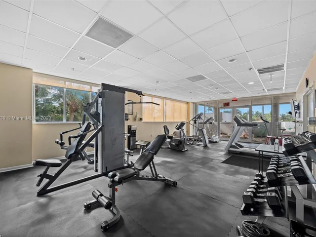 6422 Collins Ave # 404, Miami Beach FL 33141