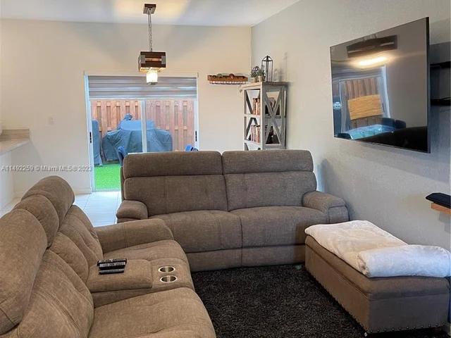 2652 SE 13th St # 2652, Homestead FL 33035