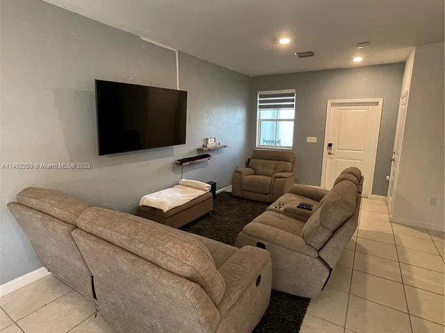 2652 SE 13th St # 2652, Homestead FL 33035