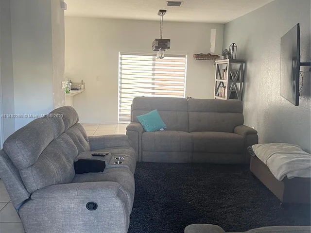 2652 SE 13th St # 2652, Homestead FL 33035