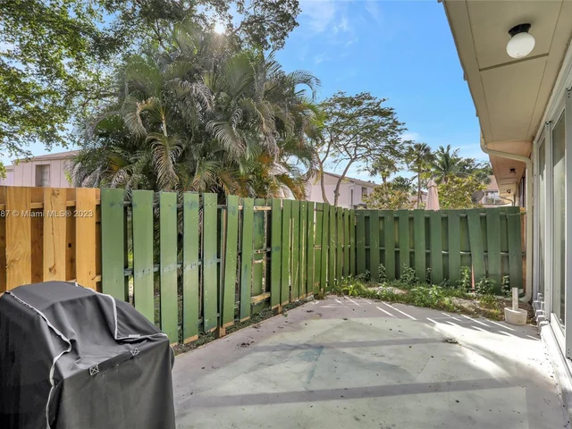 863 NW 81st Ter # 5, Plantation FL 33324