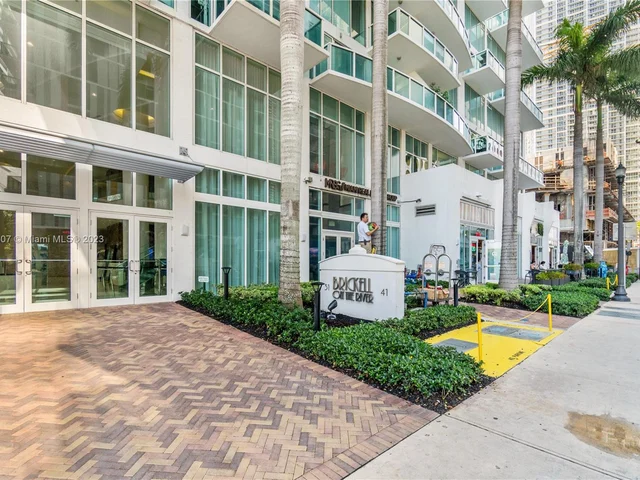 41 SE 5th St # 1212, Miami FL 33131