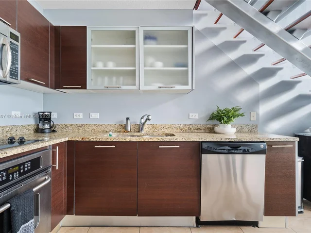 41 SE 5th St # 1212, Miami FL 33131