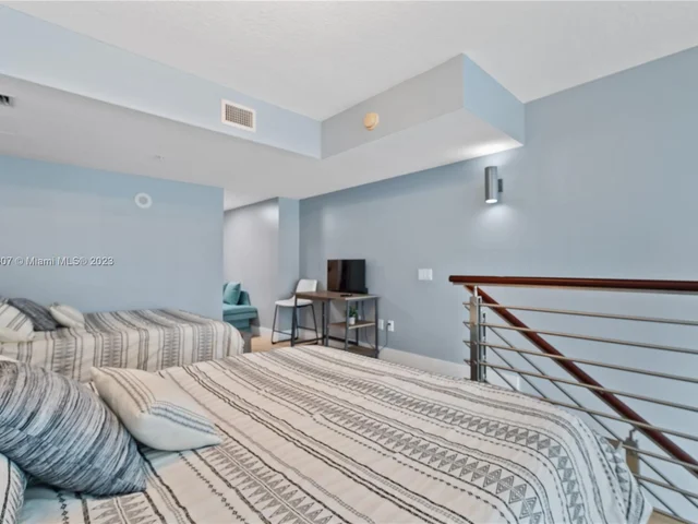 41 SE 5th St # 1212, Miami FL 33131