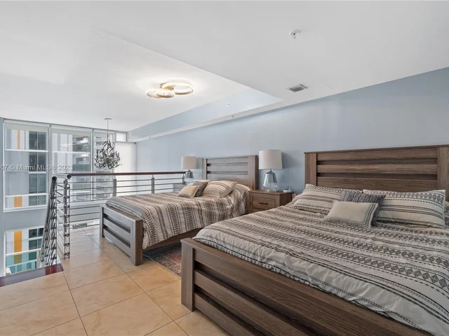 41 SE 5th St # 1212, Miami FL 33131