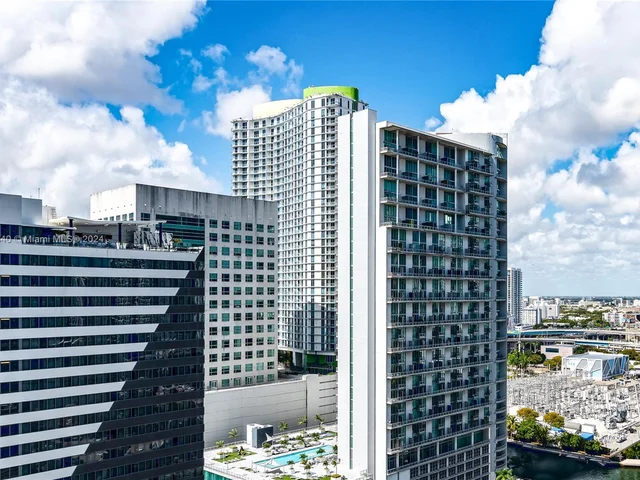 88 SW 7th St # 1602, Miami FL 33130