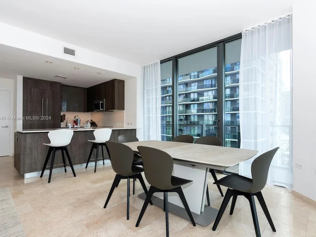 88 SW 7th St # 1602, Miami FL 33130