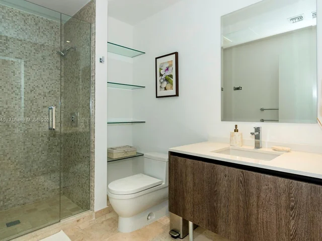 88 SW 7th St # 1602, Miami FL 33130