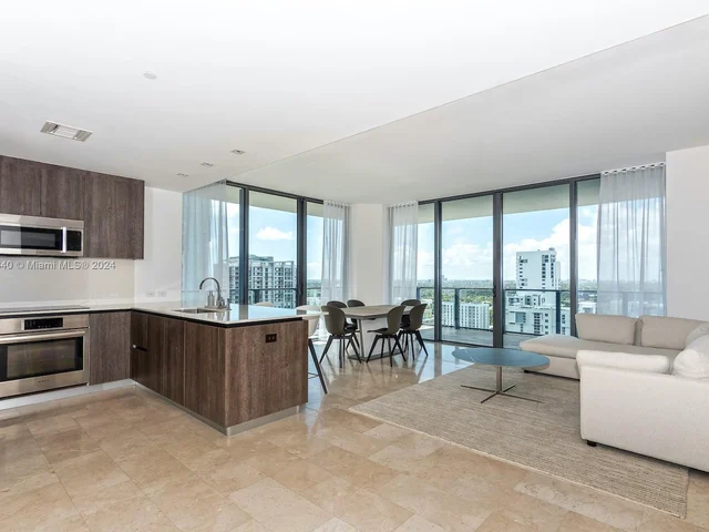 88 SW 7th St # 1602, Miami FL 33130