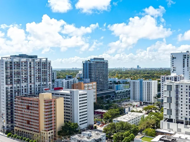 88 SW 7th St # 1602, Miami FL 33130