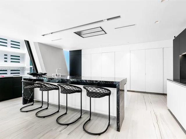 1000 Biscayne Blvd # 3702, Miami FL 33132