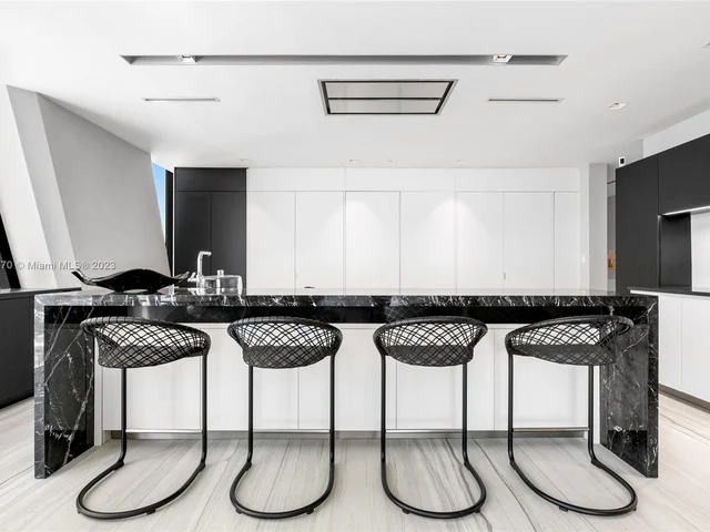 1000 Biscayne Blvd # 3702, Miami FL 33132