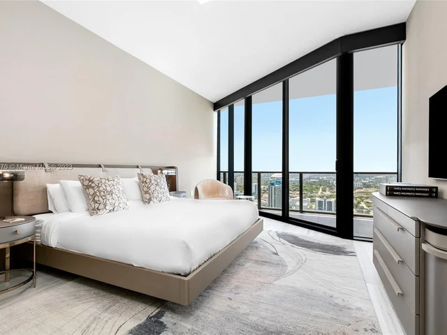 1000 Biscayne Blvd # 3702, Miami FL 33132