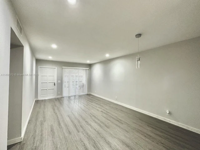 5379 SW 40th Ave # 202, Dania Beach FL 33314