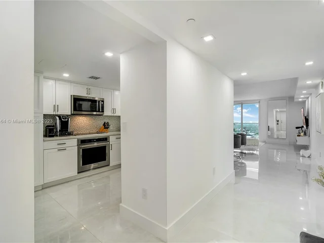 2101 Brickell Ave # 2201, Miami FL 33129