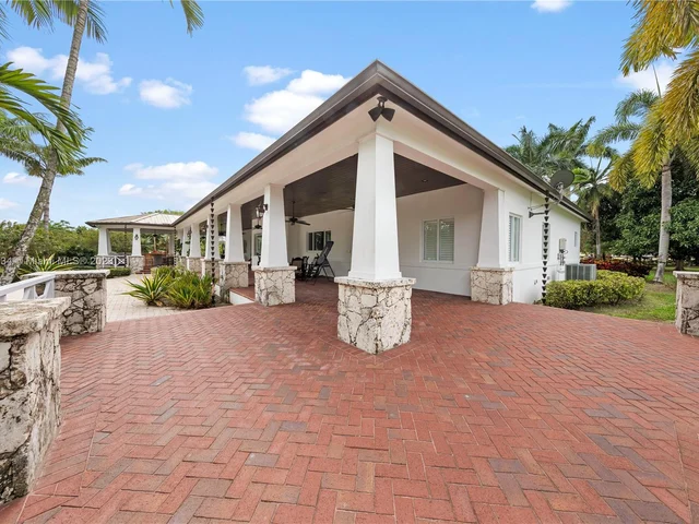 24351 SW 140th Ave, Homestead FL 33032