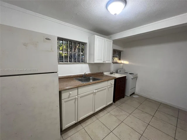 1321 NW 42nd St # 2, Miami FL 33142