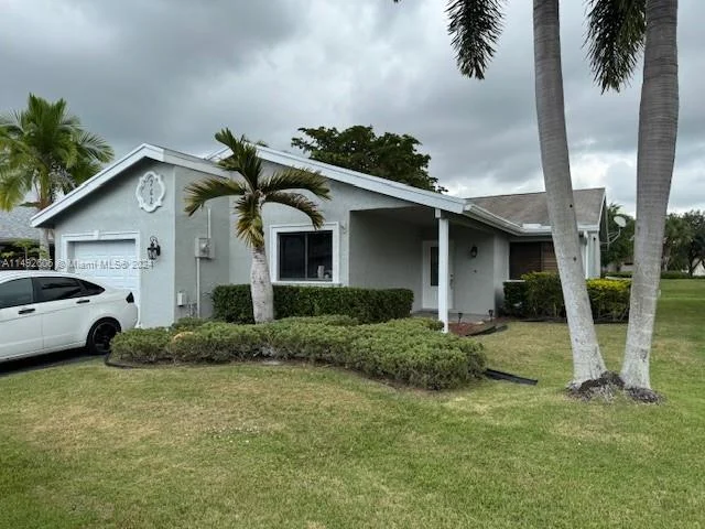 962 NW 89th Ave, Plantation FL 33324