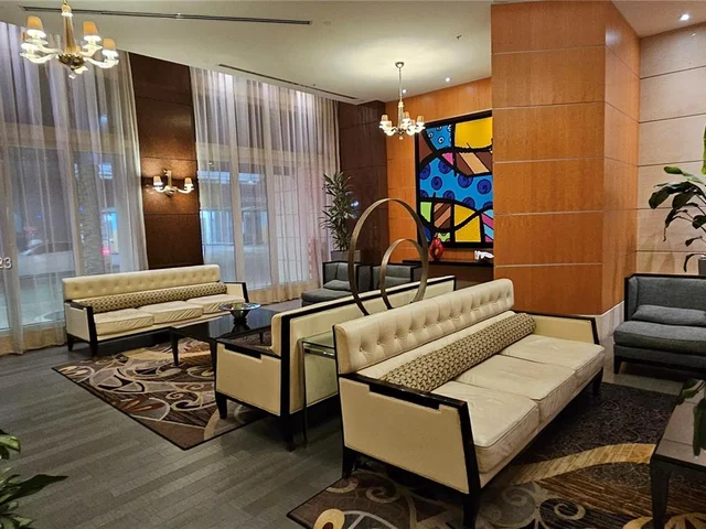 253 NE 2nd St # 618, Miami FL 33132