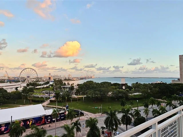 253 NE 2nd St # 618, Miami FL 33132