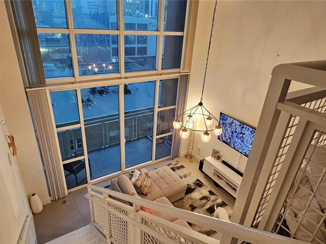 253 NE 2nd St # 618, Miami FL 33132