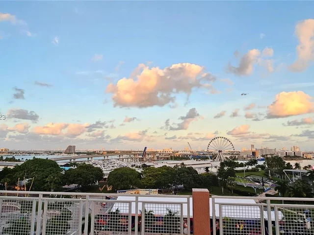 253 NE 2nd St # 618, Miami FL 33132