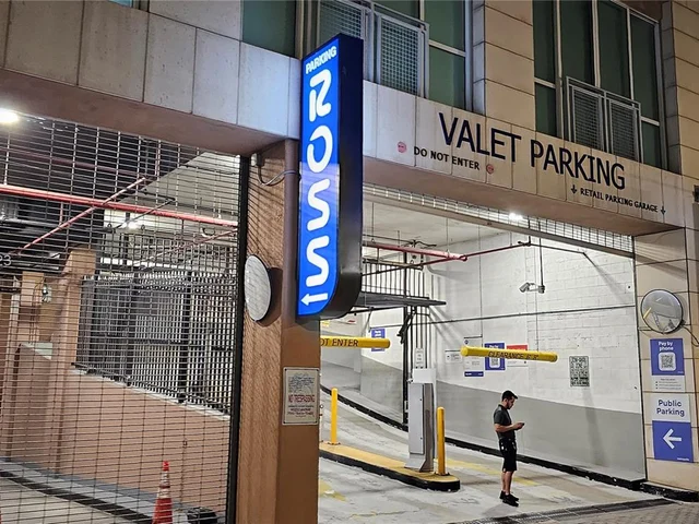 253 NE 2nd St # 618, Miami FL 33132