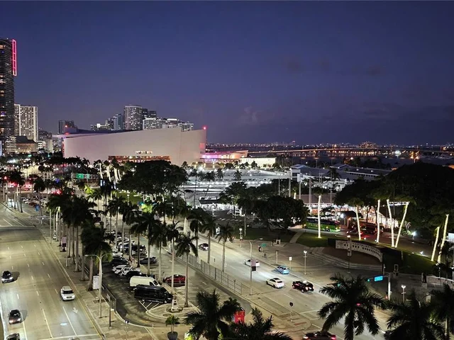 253 NE 2nd St # 618, Miami FL 33132