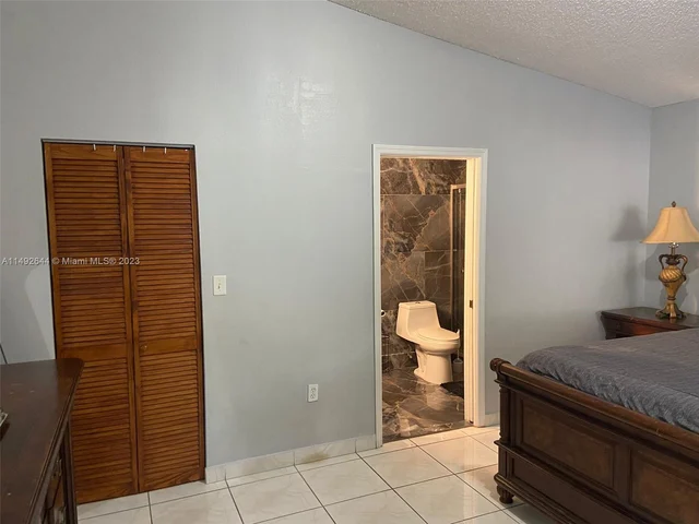 14939 SW 37th St, Miami FL 33185