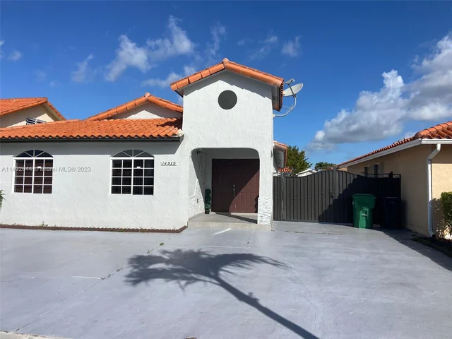 14939 SW 37th St, Miami FL 33185