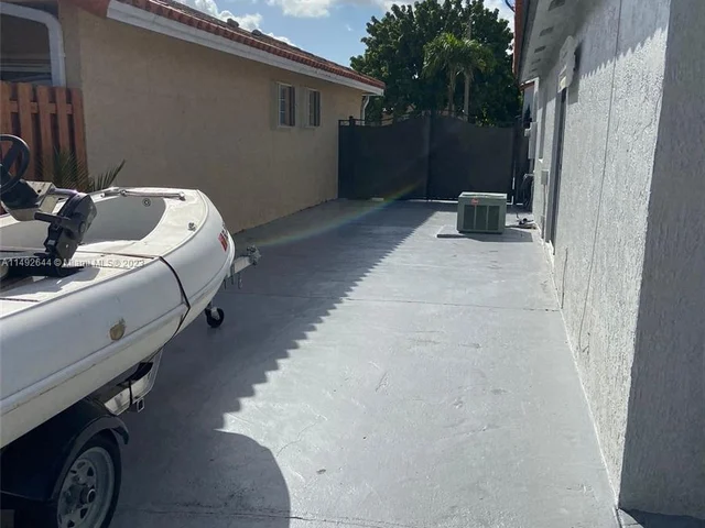 14939 SW 37th St, Miami FL 33185
