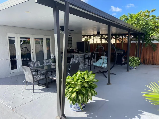 14939 SW 37th St, Miami FL 33185