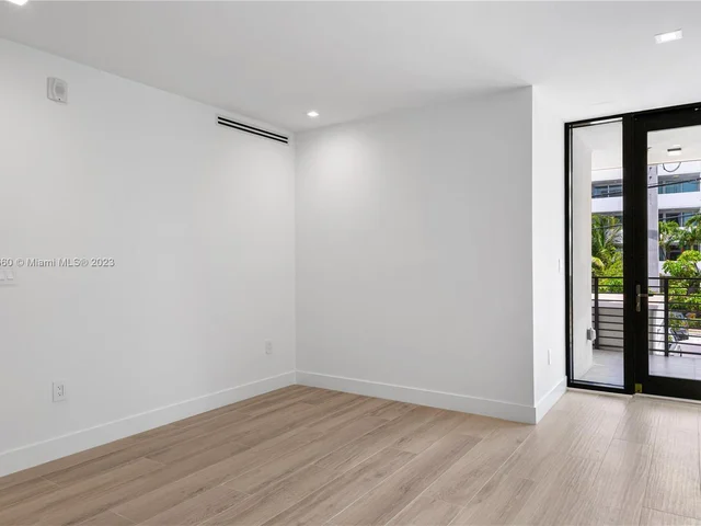 1930 Bay Dr # 4, Miami Beach FL 33141