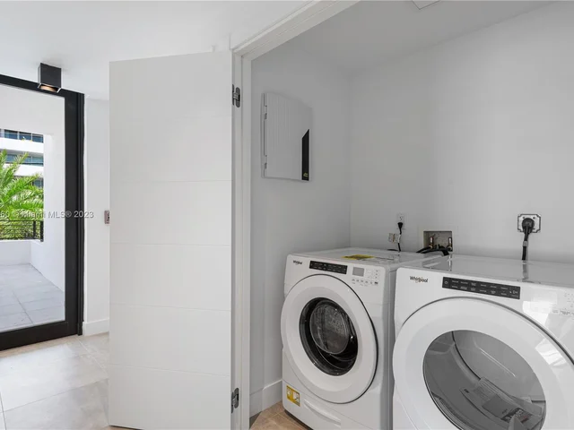 1930 Bay Dr # 4, Miami Beach FL 33141