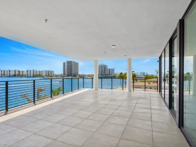 1930 Bay Dr # 4, Miami Beach FL 33141