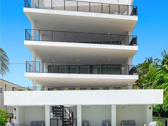 1930 Bay Dr # 4, Miami Beach FL 33141