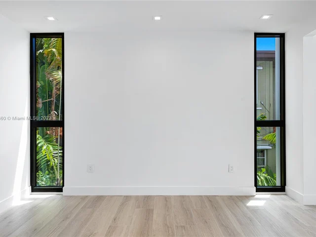 1930 Bay Dr # 4, Miami Beach FL 33141